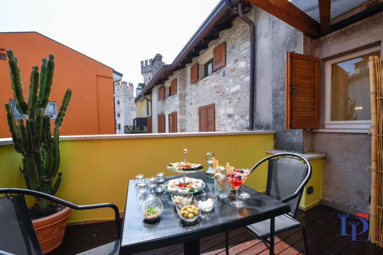 Desenzanoloft Official Partner Marriott Homes & Villas - Queen Of Sirmione Castle View エクステリア 写真